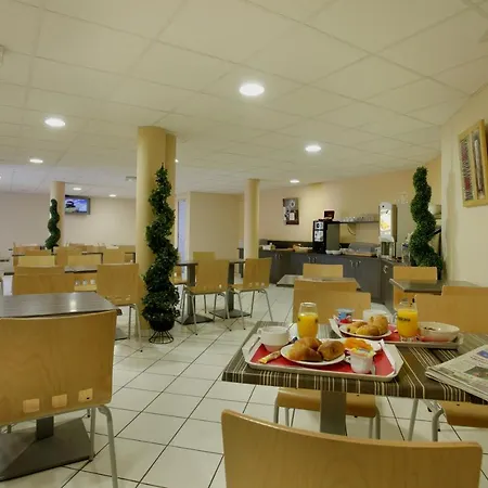Hotel The Originals City, L'acropole, Saint-etienne Sud La Ricamarie
